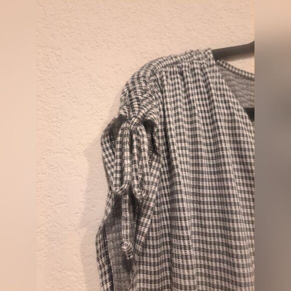 Maurices houndstooth black and white sleeveless top with shoulder ties, size XXL - Picture 4 of 9